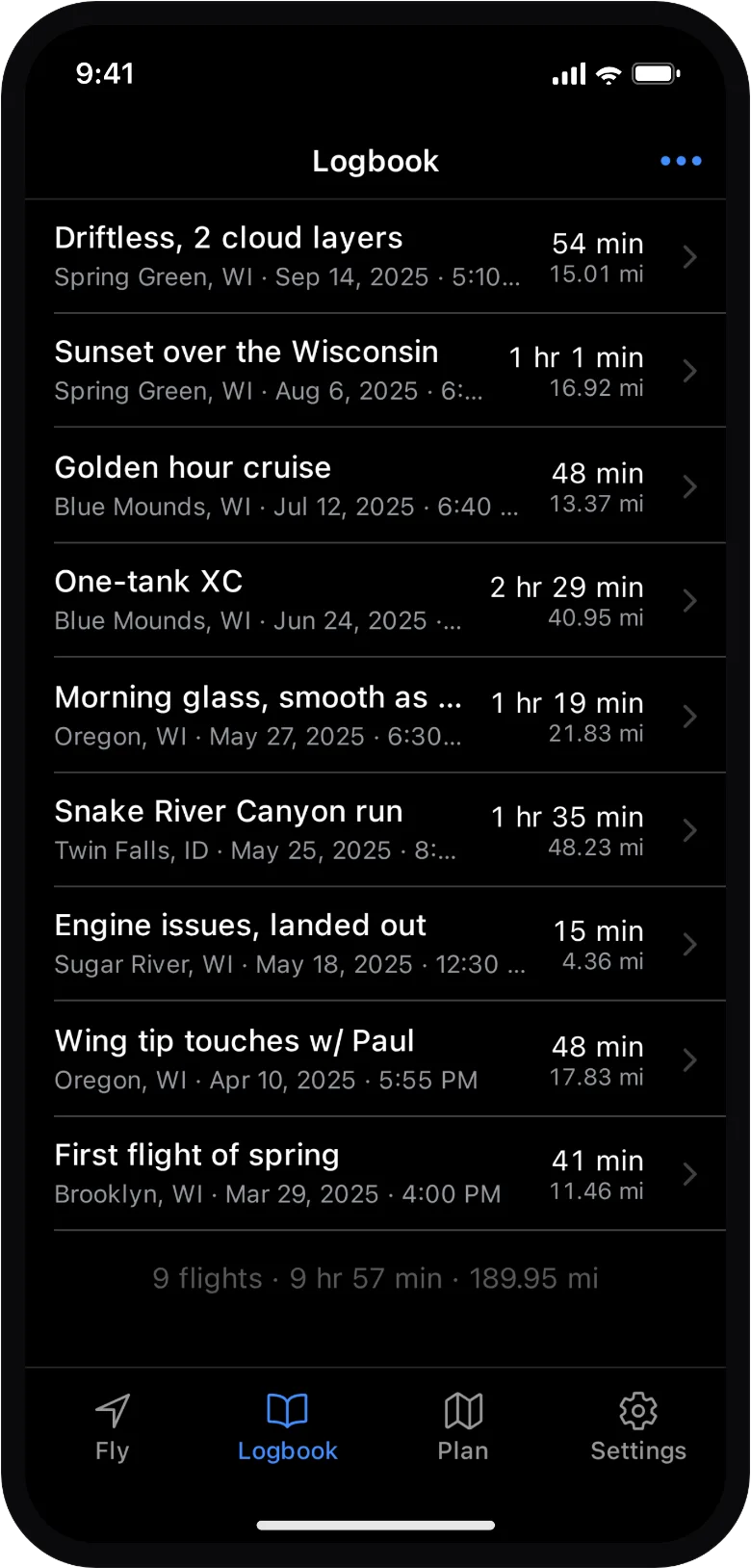 The Wingover logbook: a list of recorded flights with airtime, distance and launch site.